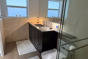 2100 NE 24th St, Wilton Manors, FL 33305 - Photo 39