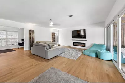2100 NE 24th St, Wilton Manors, FL 33305 - Photo 19