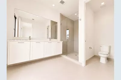 8185 NW 42nd St #8185, Doral, FL 33166 - Photo 11
