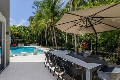 11900 Griffing Blvd, Biscayne Park, FL 33161 - Photo 15