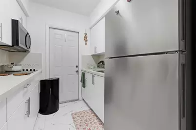 1131 SW 7th St, Miami, FL 33130 - Photo 13