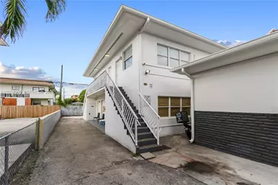 1131 SW 7th St, Miami, FL 33130 - Photo 3