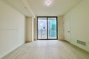 77 SE 5th St, Miami, FL 33131 - Photo 15