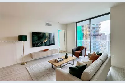 77 SE 5th St #4002, Miami, FL 33131 - Photo 9