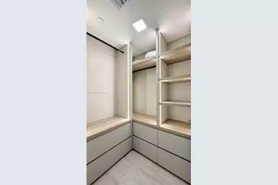 77 SE 5th St #4002, Miami, FL 33131 - Photo 13