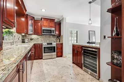 111 SW 29th Rd #111, Miami, FL 33129 - Photo 5