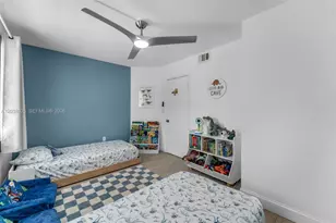 460 NW 86th Pl, Miami, FL 33126 - Photo 17