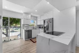 460 NW 86th Pl, Miami, FL 33126 - Photo 9