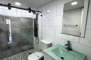18000 NW 68th Ave, Hialeah, FL 33015 - Photo 11