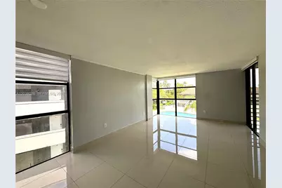 18000 NW 68th Ave #314-A, Hialeah, FL 33015 - Photo 3