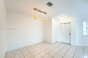20811 NW 3rd Ln, Pembroke Pines, FL 33029 - Photo 11