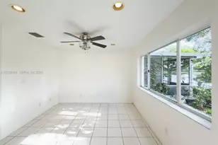 20811 NW 3rd Ln, Pembroke Pines, FL 33029 - Photo 15