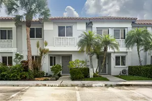 20811 NW 3rd Ln, Pembroke Pines, FL 33029 - Photo 3