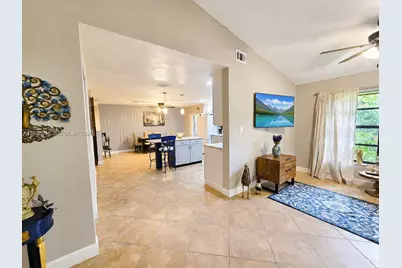 13870 Magnolia Ct, Davie, FL 33325 - Photo 7