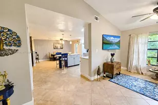 13870 Magnolia Ct, Davie, FL 33325 - Photo 7