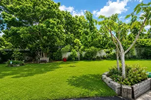 13870 Magnolia Ct, Davie, FL 33325 - Photo 3