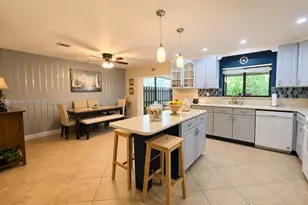 13870 Magnolia Ct, Davie, FL 33325 - Photo 9