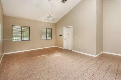 444 SE 14th St, Dania Beach, FL 33004 - Photo 9