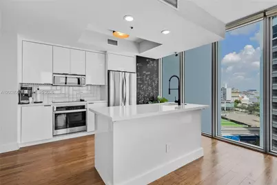 888 Biscayne Boulevard #812, Miami, FL 33132 - Photo 9