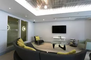 110 Washington Ave, Miami Beach, FL 33139 - Photo 15