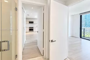 55 SW 9th St, Miami, FL 33130 - Photo 15
