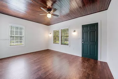 3826 Oak Ave #3826, Miami, FL 33133 - Photo 5