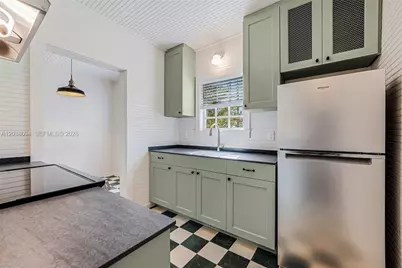 3826 Oak Ave #3826, Miami, FL 33133 - Photo 3