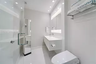 18555 Collins Ave, Sunny Isles Beach, FL 33160 - Photo 21