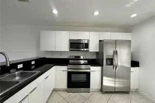 324 NE 3rd St, Hallandale Beach, FL 33009 - Photo 9