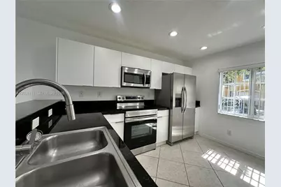 324 NE 3rd St #D, Hallandale Beach, FL 33009 - Photo 7