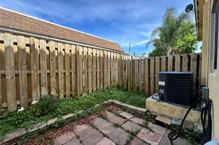 324 NE 3rd St, Hallandale Beach, FL 33009 - Photo 35