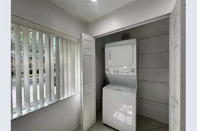 324 NE 3rd St #D, Hallandale Beach, FL 33009 - Photo 11