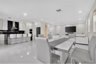 4422 NW 112th Ct, Doral, FL 33178 - Photo 11