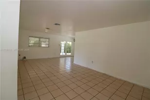 8025 SW 62nd Pl, Miami, FL 33143 - Photo 9