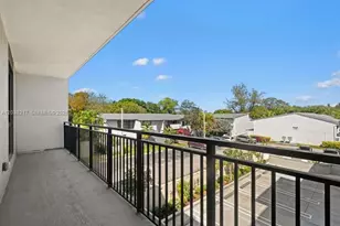 2479 NE 192 St, Miami, FL 33180 - Photo 21