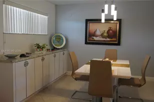 800 S Hollybrook Dr, Pembroke Pines, FL 33025 - Photo 11