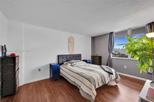 1020 Meridian Ave, Miami Beach, FL 33139 - Photo 9