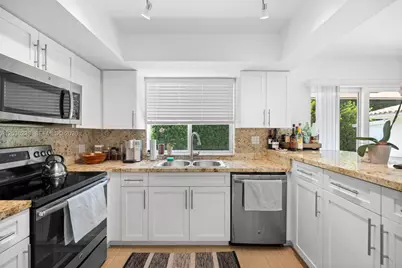 811 Capri St, Coral Gables, FL 33134 - Photo 11