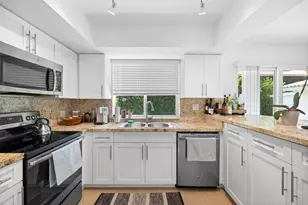 811 Capri St, Coral Gables, FL 33134 - Photo 11