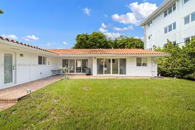 811 Capri St, Coral Gables, FL 33134 - Photo 3
