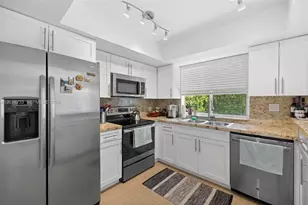 811 Capri St, Coral Gables, FL 33134 - Photo 13