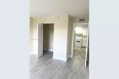 10749 Cleary Blvd #307, Plantation, FL 33324 - Photo 5
