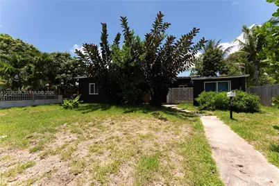 334 NW 110th St, Miami, FL 33168 - Photo 9