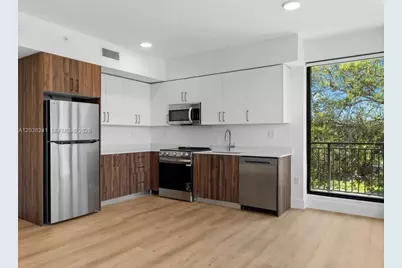 2479 NE 192nd St #308, Miami, FL 33180 - Photo 3
