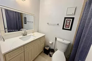5534 S Lakewood Cir S, Margate, FL 33063 - Photo 9