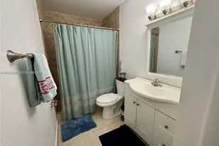 5534 S Lakewood Cir S, Margate, FL 33063 - Photo 11