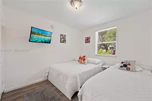 329 SW 15th Ave, Miami, FL 33135 - Photo 11