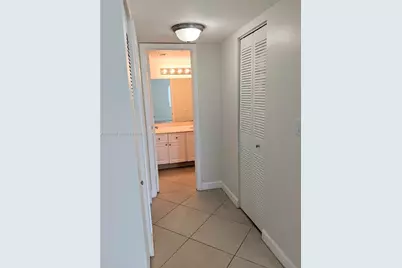 711 N Pine Island Rd #314, Plantation, FL 33324 - Photo 13