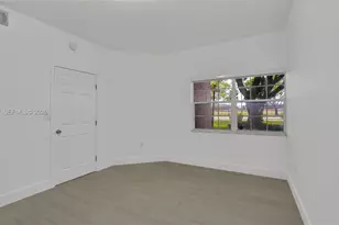 2421 NW 96th Terrace, Pembroke Pines, FL 33024 - Photo 23
