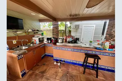 9601 SW 66th St, Miami, FL 33173 - Photo 57